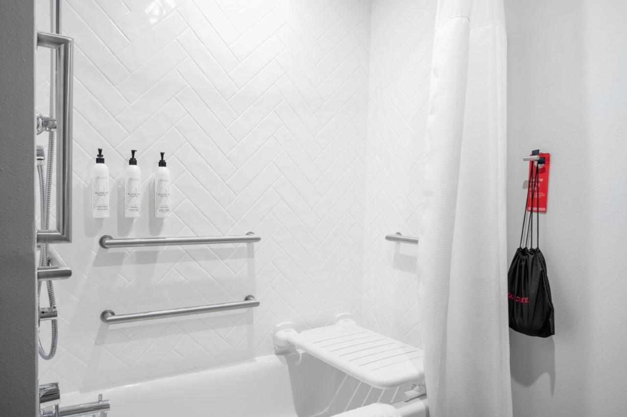 Towneplace Suites By Marriott Tampa Clearwater Eksteriør billede